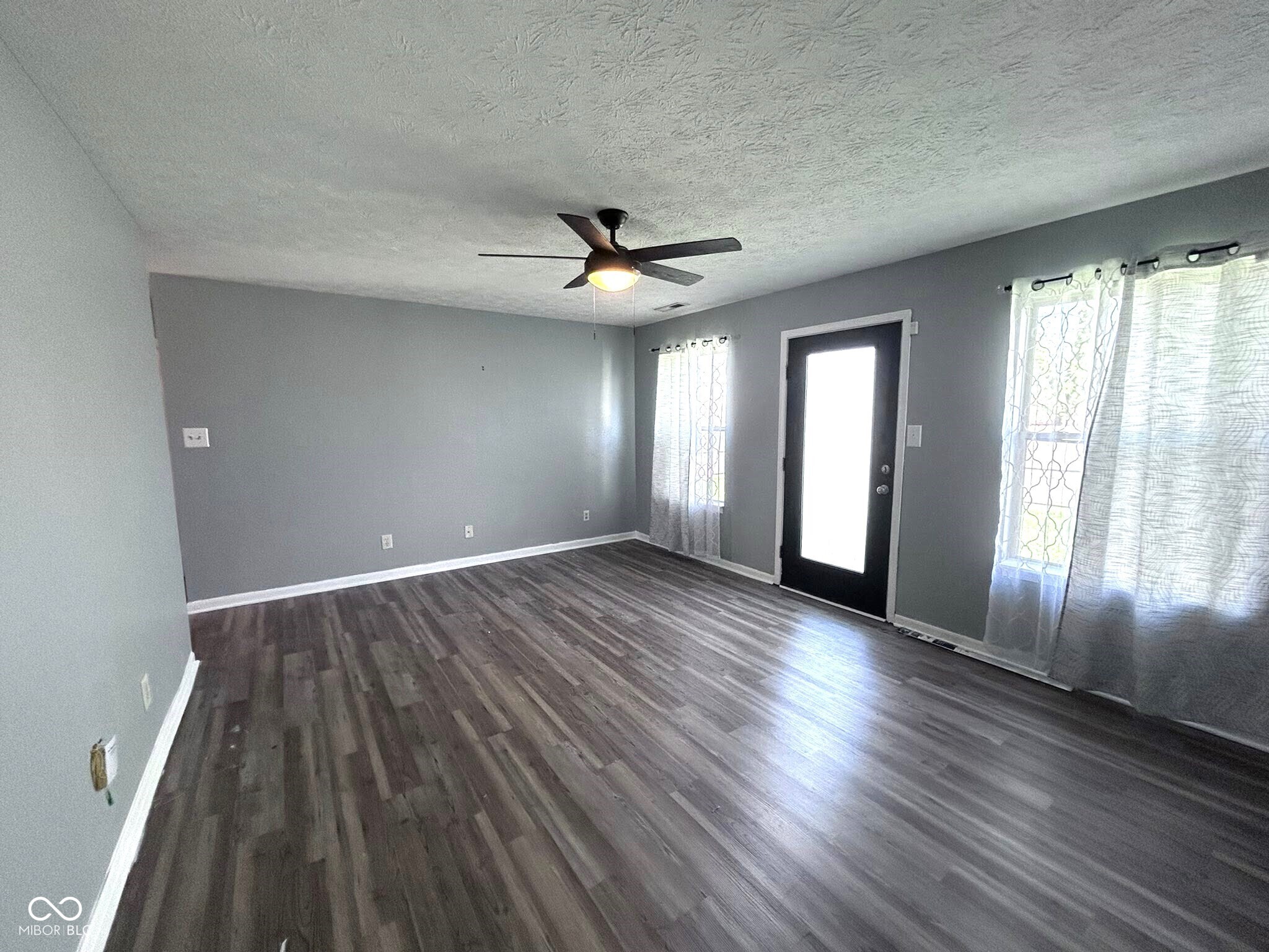 4195 Knollwood Court