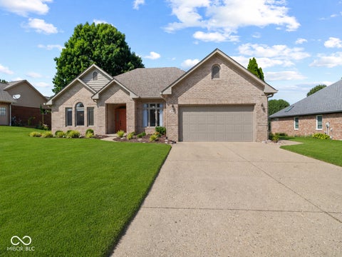 Photo of 4548 Silver Springs Drive, Greenwood, IN 46142 (MLS # 22119419)