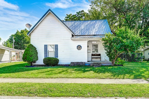 Photo of 205 Baldwin Street, Greenfield, IN 46140 (MLS # 22122956)