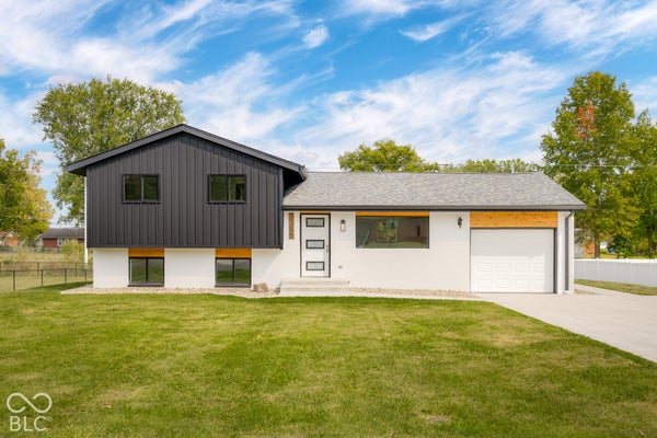 3385 VIRGINIA ST, COLUMBUS, IN 47203 - Image 2cc6fb6e9eb7f74ee7a8d53bffafdf8c/808272902