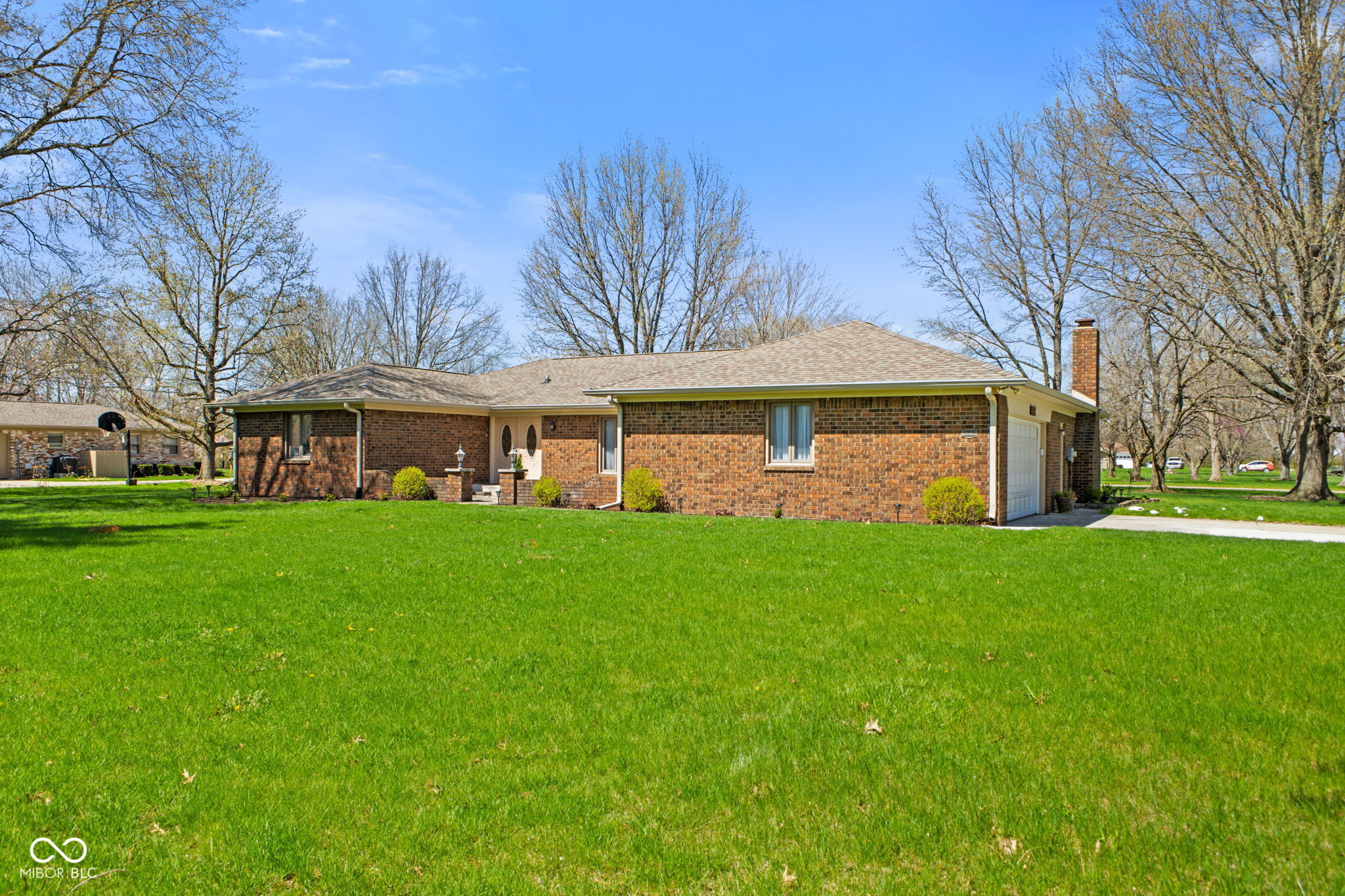 5132 W Blue Bell Drive