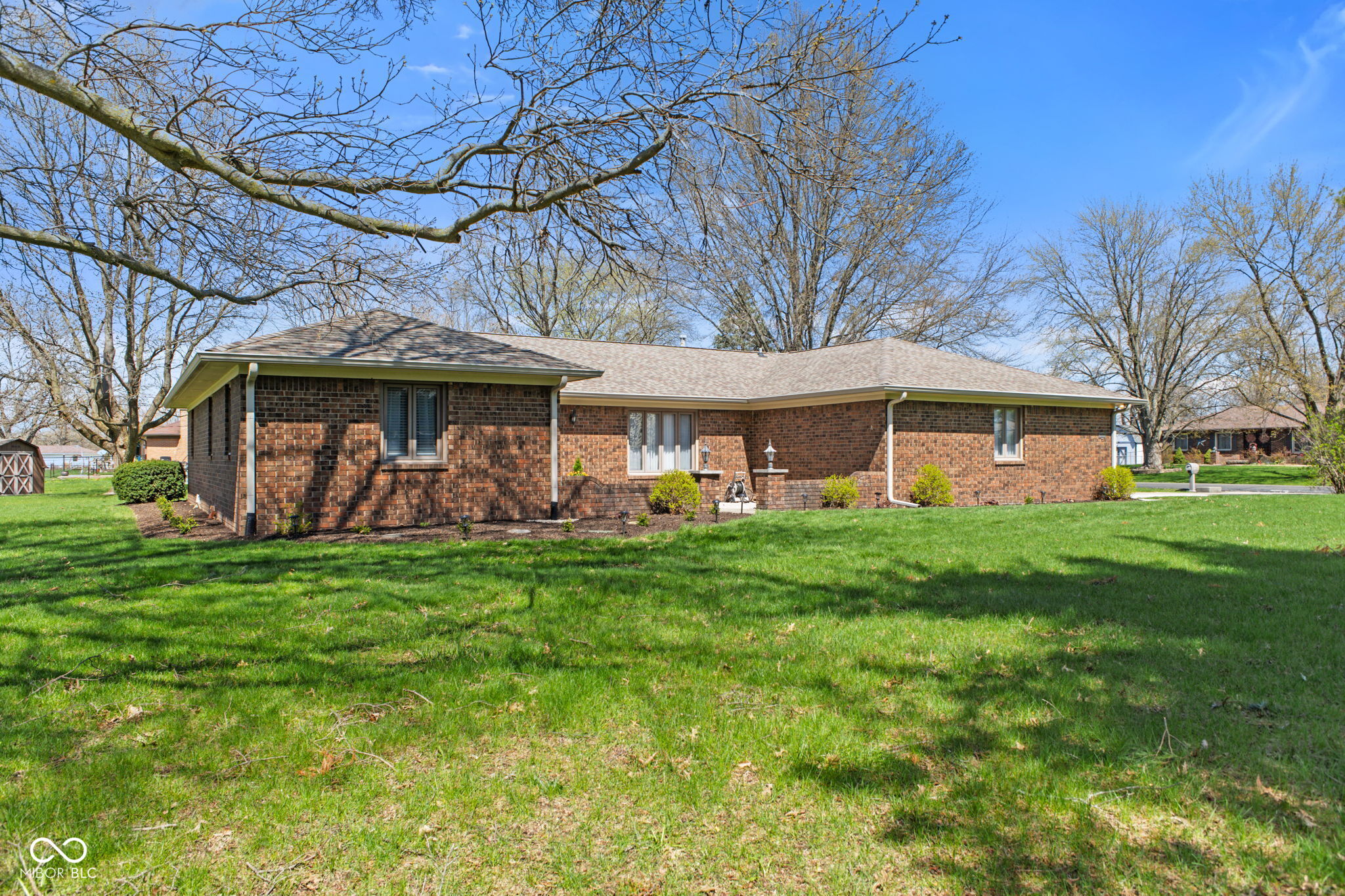 5132 W Blue Bell Drive
