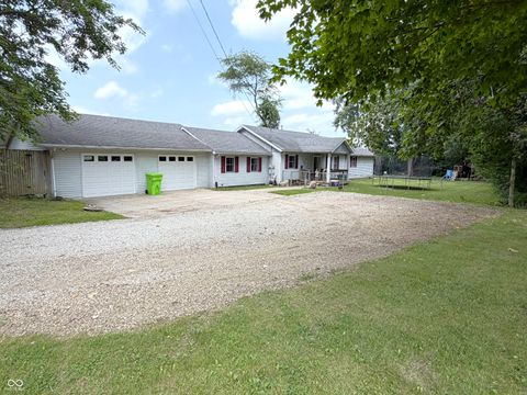 Photo of 3897 N State Road 47, Crawfordsville, IN 47933 (MLS # 22116661)