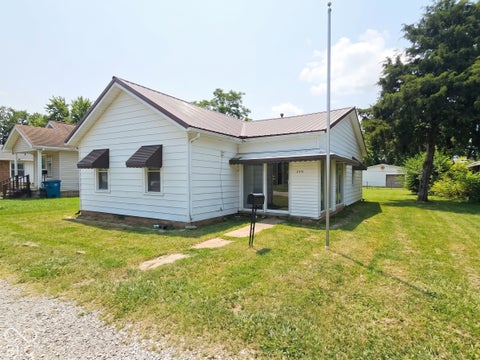 Photo of 2410 State Street, New Castle, IN 47362 (MLS # 22129237)