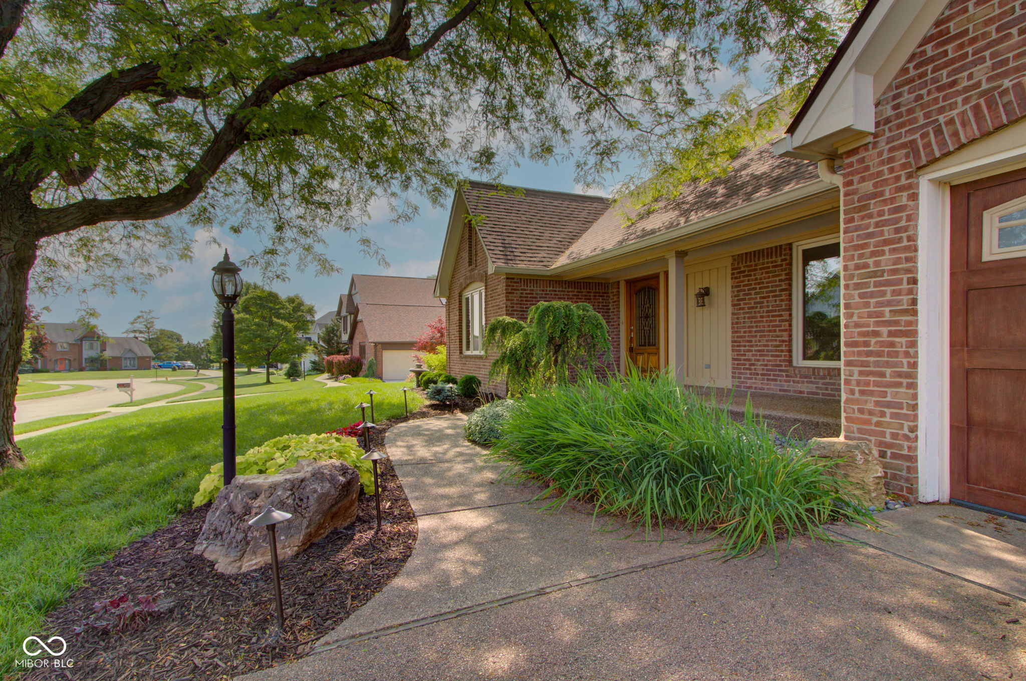 5037 Surrey Lane