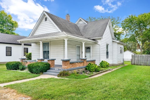 Photo of 52 N Hinman Street, Columbus, IN 47201 (MLS # 22123724)