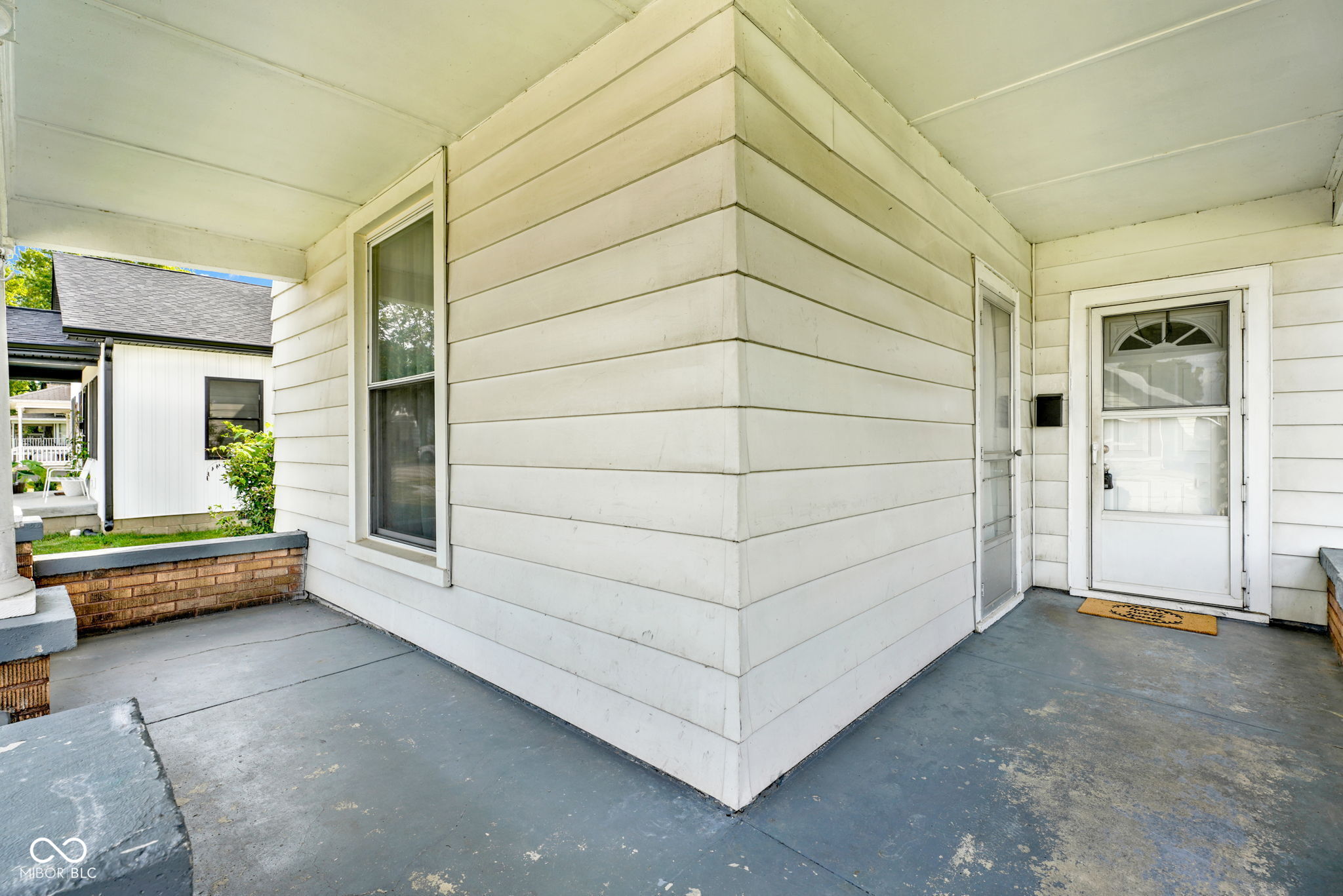 52 N Hinman Street