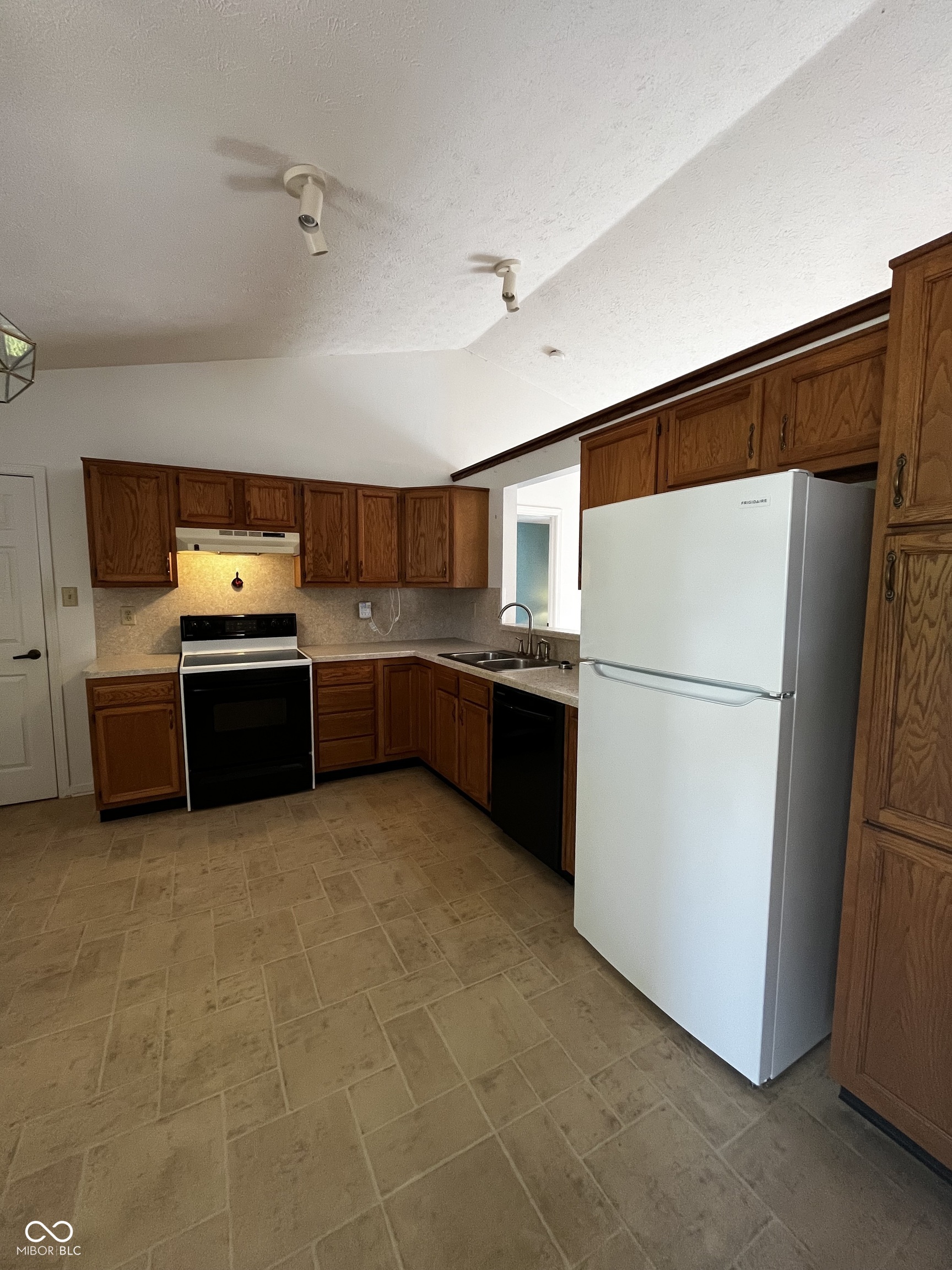 1453 Country Pointe Drive