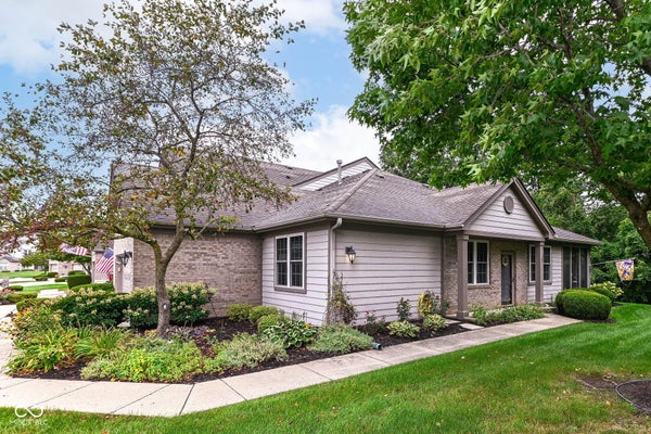 9200 WADSWORTH CT, FISHERS, IN 46037 - Image 2d185dfb2594675b1f7f8ea4aaf924f6/3673098942