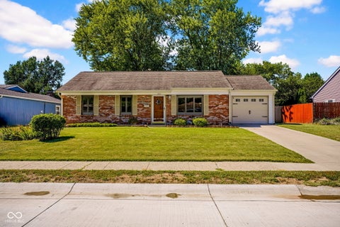 Photo of 3022 Desoto Way Way, Columbus, IN 47203 (MLS # 22124043)