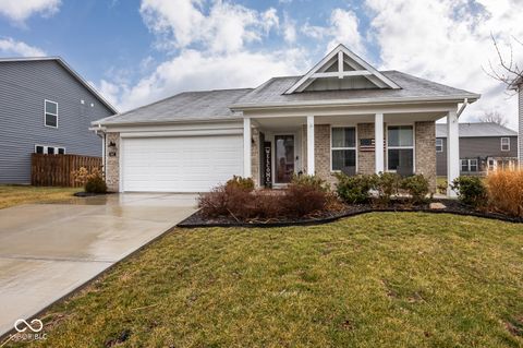 Photo of 647 Fresno Court, Greenfield, IN 46140 (MLS # 22087121)