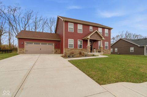 Photo of 203 Crestwood Avenue, Crawfordsville, IN 47933 (MLS # 22075100)