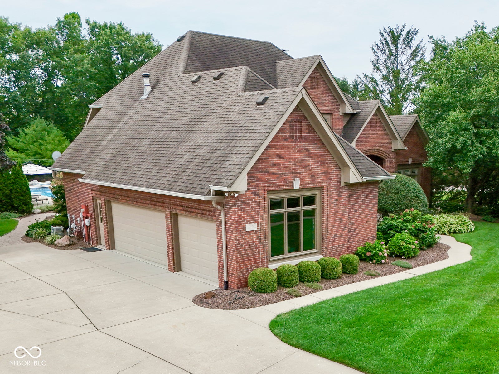 3933 Eagle Trace