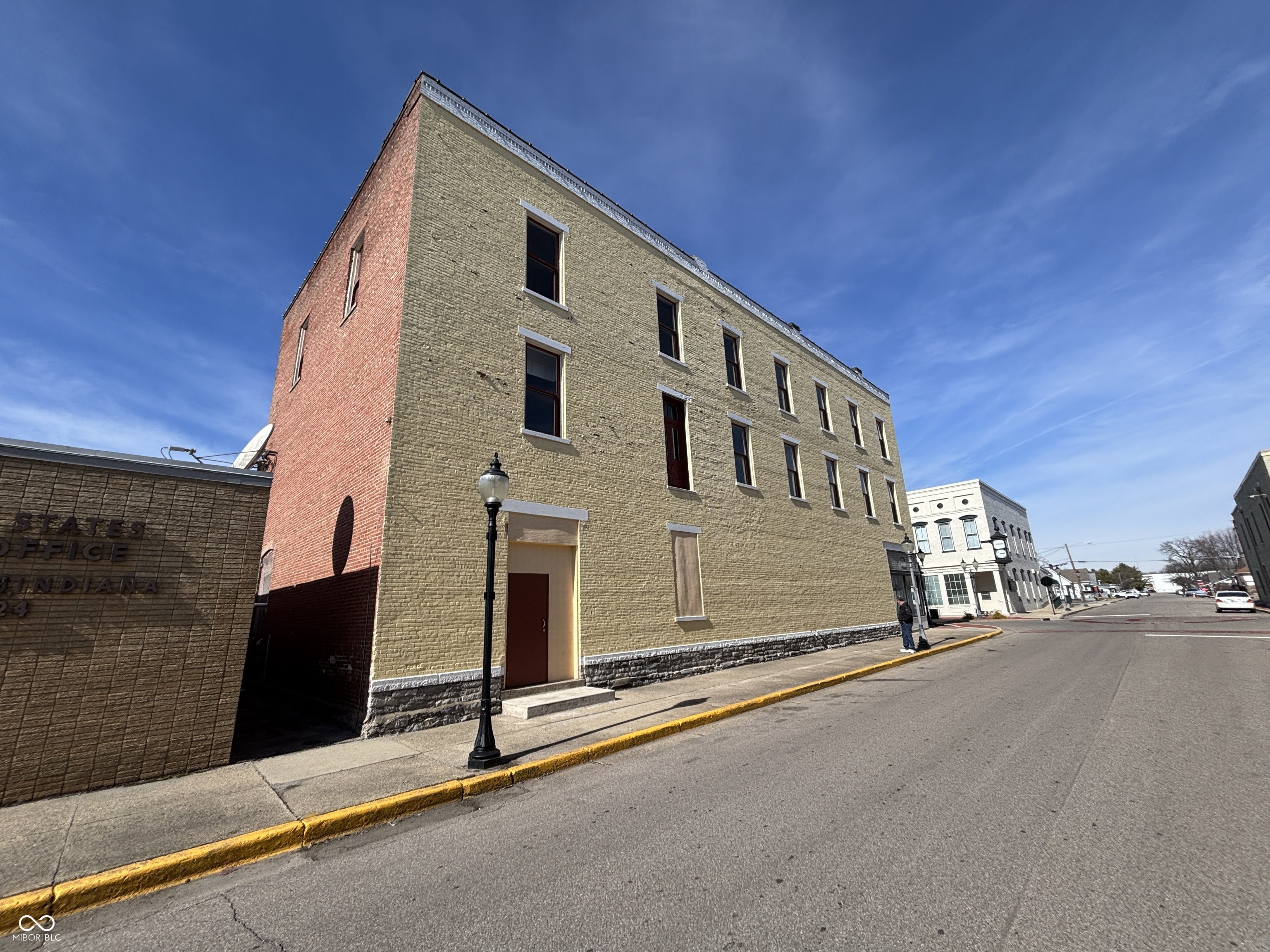 101 W Main Cross Street