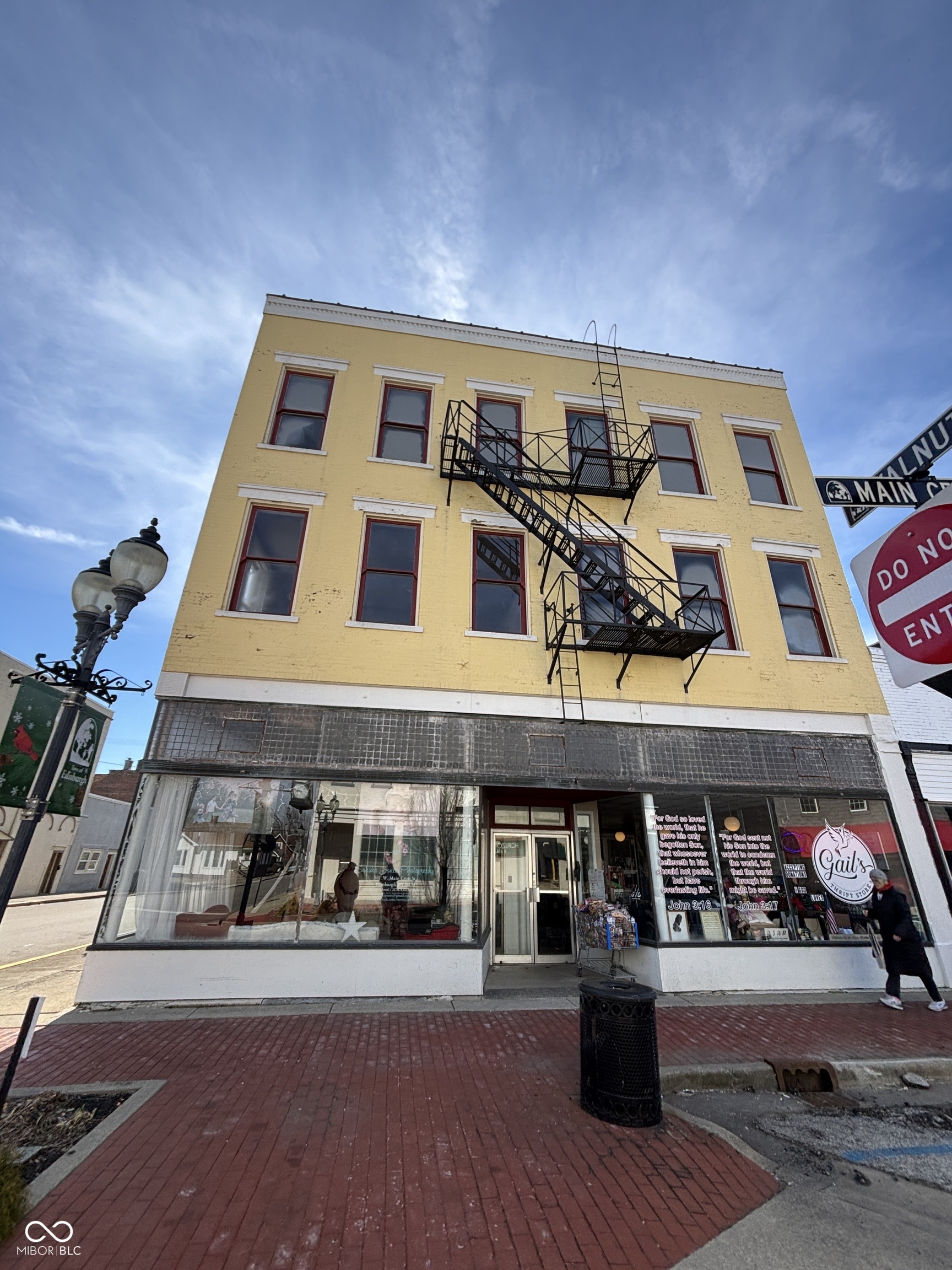 101 W Main Cross Street