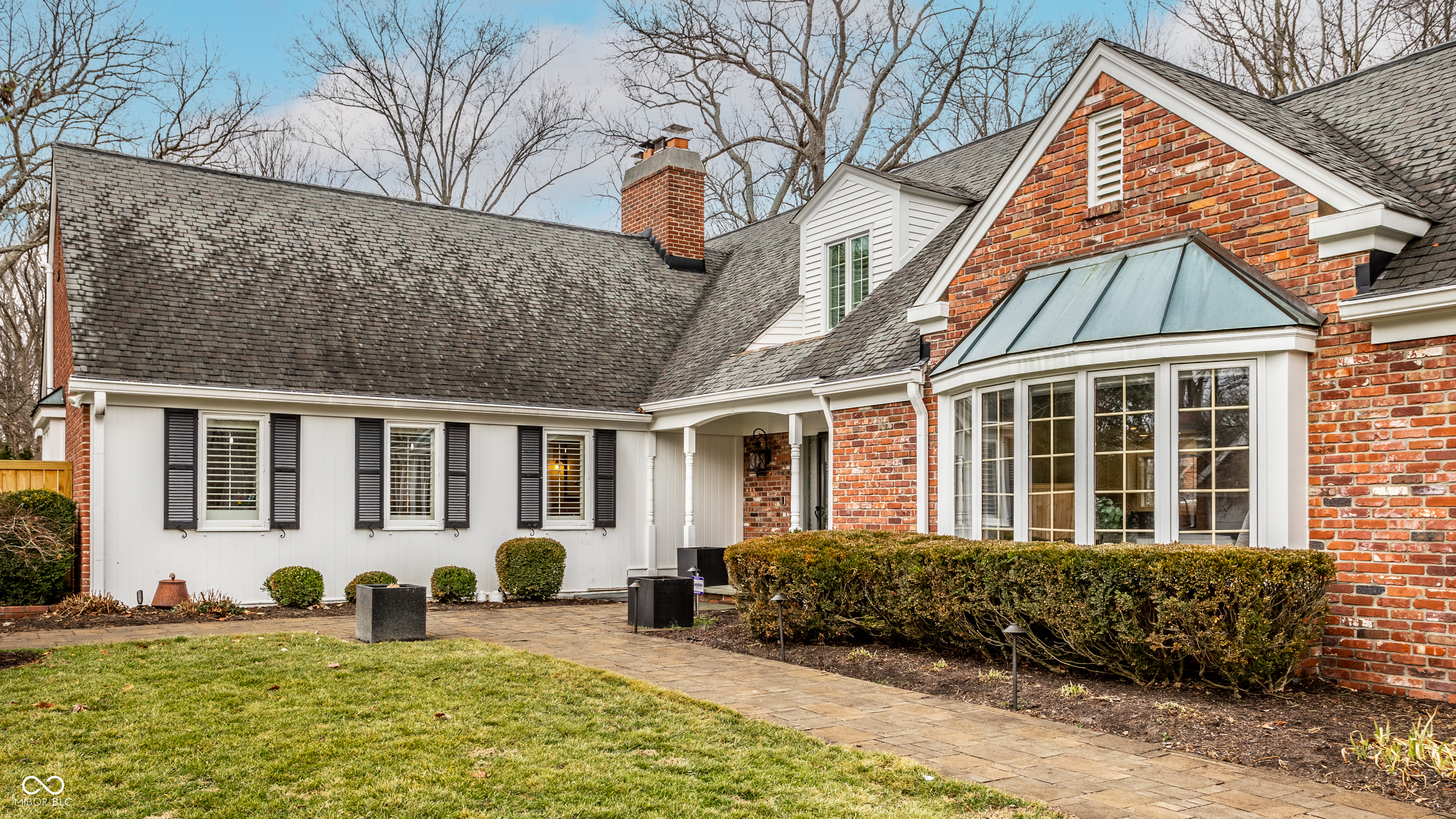 646 Somerset Drive W