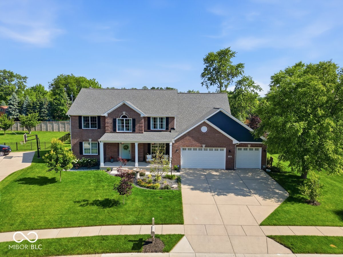 1338 Woodpond N Roundabout