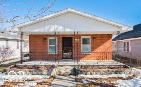 Photo of 1704 S Buckeye Street, Kokomo, IN 46902 (MLS # 22083841)