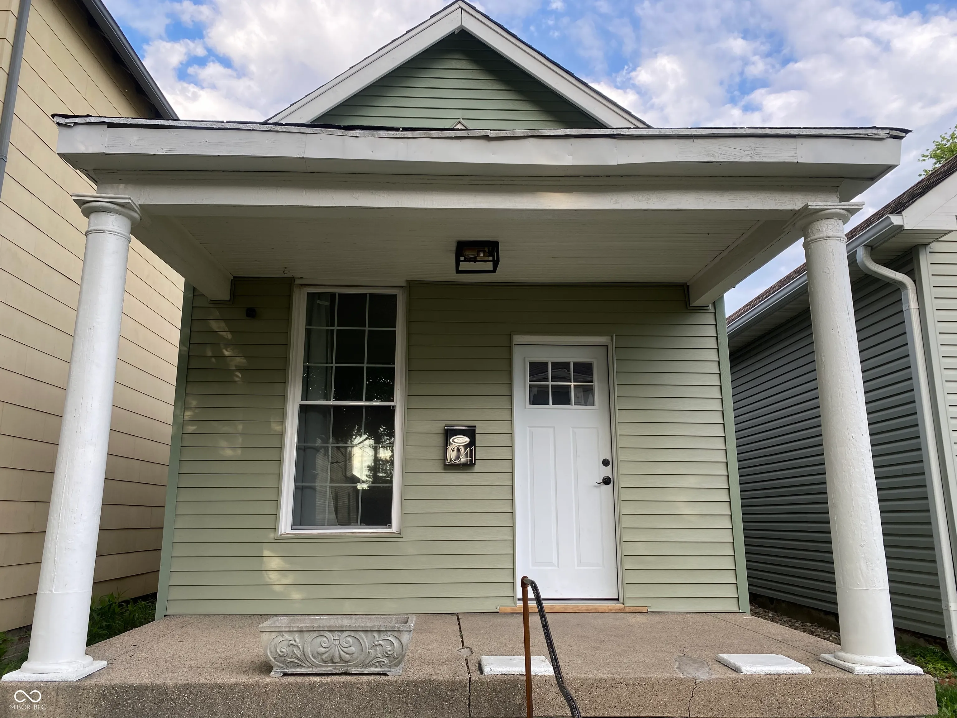 Indianapolis, Indiana 46225, United States, 1 Bedroom Bedrooms, ,1 BathroomBathrooms,Residential,Active,3480