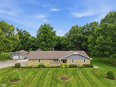 Photo of 2334 W Us Highway 36, Pendleton, IN 46064 (MLS # 22118409)