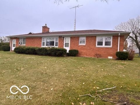 Photo of 809 Crescent Drive, New Castle, IN 47362 (MLS # 22074711)