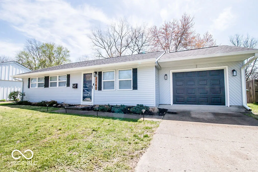 Columbus, Indiana 47203, United States, 3 Bedrooms Bedrooms, ,1 BathroomBathrooms,Residential,Pending,121617