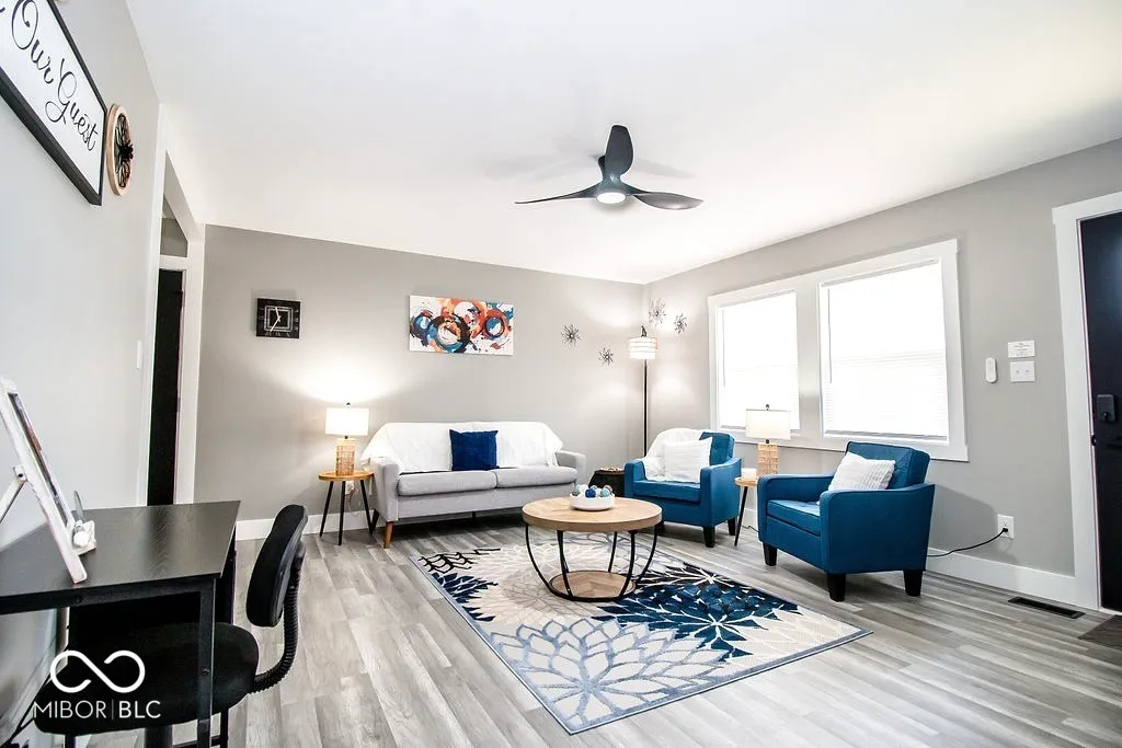 Columbus, Indiana 47203, United States, 3 Bedrooms Bedrooms, ,1 BathroomBathrooms,Residential,Pending,121617