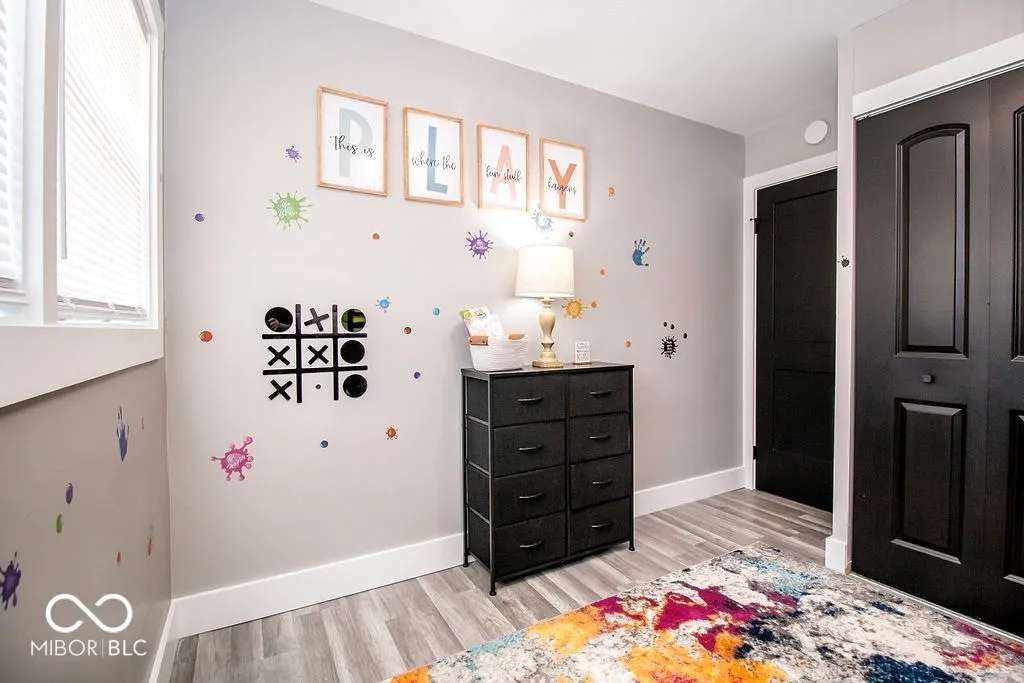 Columbus, Indiana 47203, United States, 3 Bedrooms Bedrooms, ,1 BathroomBathrooms,Residential,Pending,121617