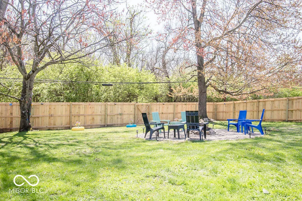 Columbus, Indiana 47203, United States, 3 Bedrooms Bedrooms, ,1 BathroomBathrooms,Residential,Pending,121617