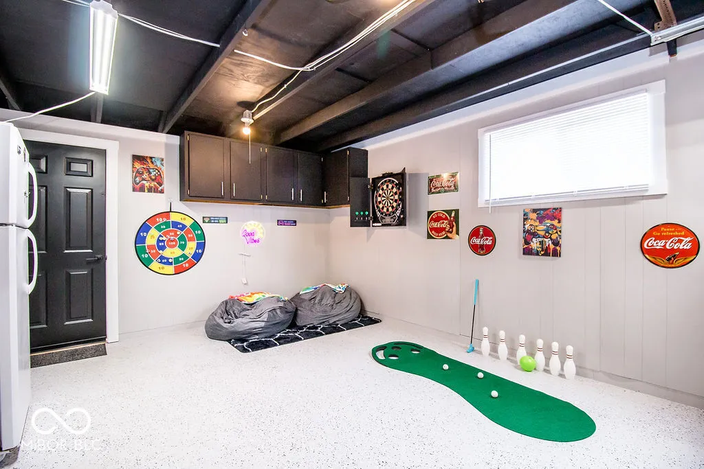 Columbus, Indiana 47203, United States, 3 Bedrooms Bedrooms, ,1 BathroomBathrooms,Residential,Pending,121617