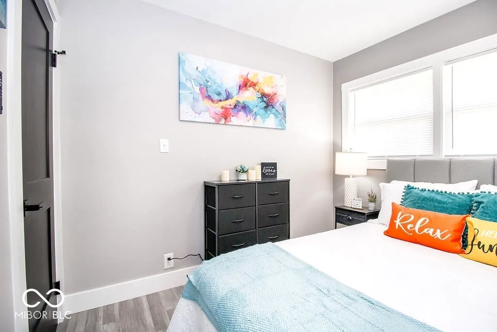 Columbus, Indiana 47203, United States, 3 Bedrooms Bedrooms, ,1 BathroomBathrooms,Residential,Pending,121617