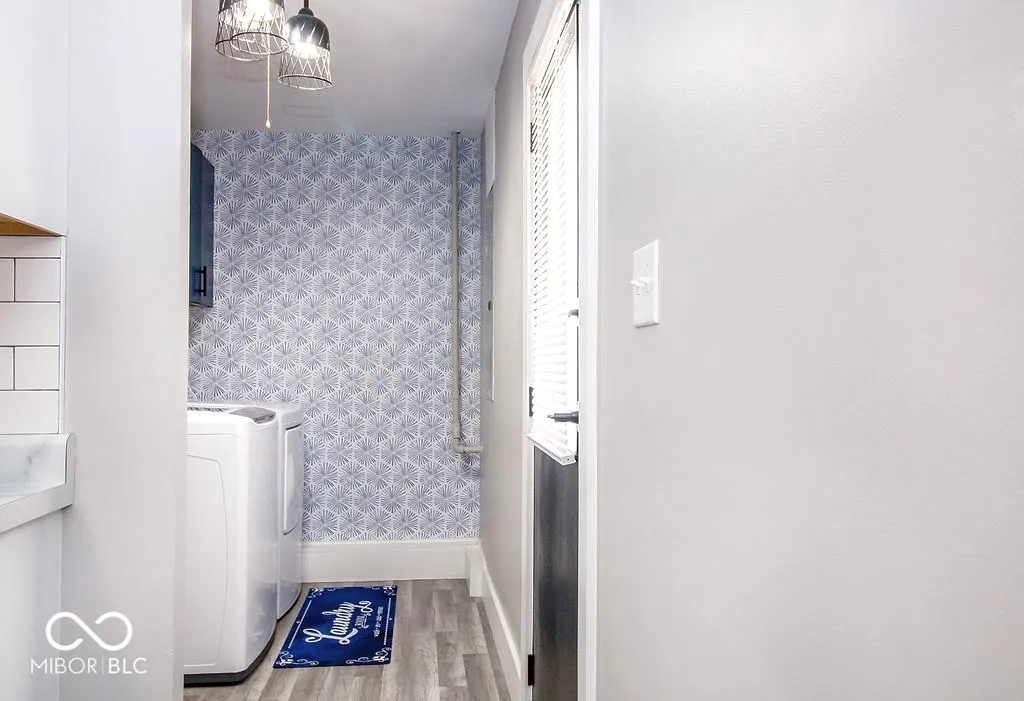 Columbus, Indiana 47203, United States, 3 Bedrooms Bedrooms, ,1 BathroomBathrooms,Residential,Pending,121617