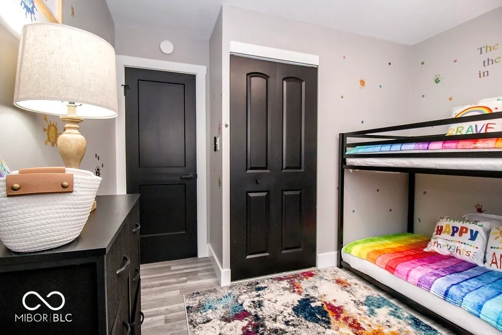 Columbus, Indiana 47203, United States, 3 Bedrooms Bedrooms, ,1 BathroomBathrooms,Residential,Pending,121617