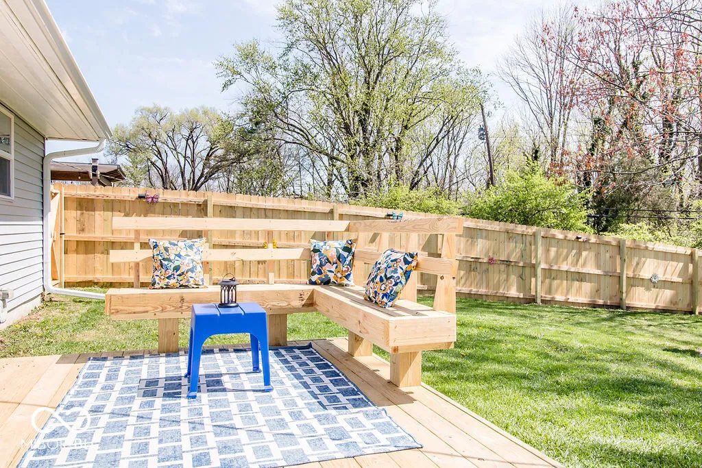 Columbus, Indiana 47203, United States, 3 Bedrooms Bedrooms, ,1 BathroomBathrooms,Residential,Pending,121617