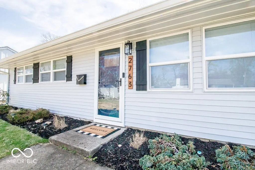 Columbus, Indiana 47203, United States, 3 Bedrooms Bedrooms, ,1 BathroomBathrooms,Residential,Pending,121617