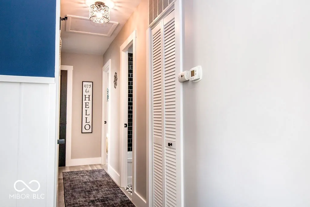 Columbus, Indiana 47203, United States, 3 Bedrooms Bedrooms, ,1 BathroomBathrooms,Residential,Pending,121617