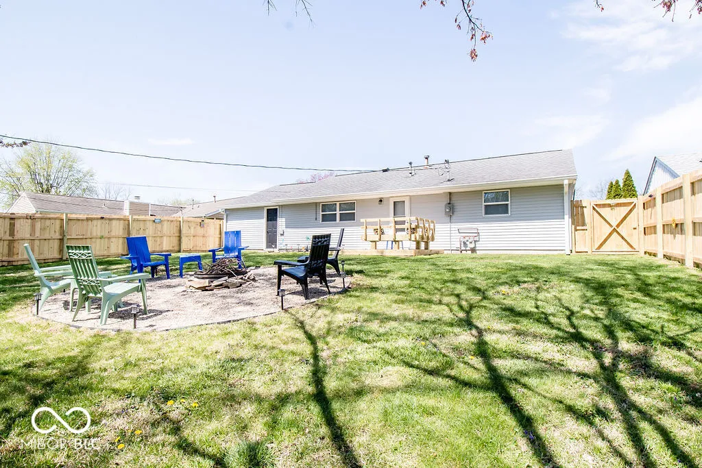 Columbus, Indiana 47203, United States, 3 Bedrooms Bedrooms, ,1 BathroomBathrooms,Residential,Pending,121617