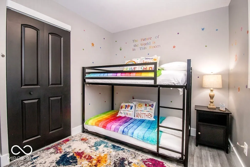 Columbus, Indiana 47203, United States, 3 Bedrooms Bedrooms, ,1 BathroomBathrooms,Residential,Pending,121617