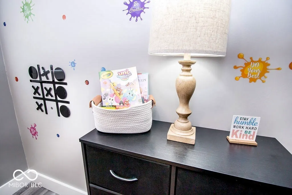 Columbus, Indiana 47203, United States, 3 Bedrooms Bedrooms, ,1 BathroomBathrooms,Residential,Pending,121617