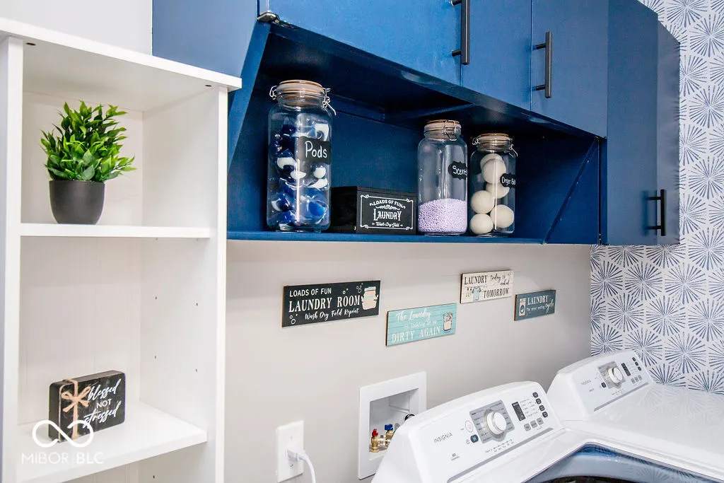 Columbus, Indiana 47203, United States, 3 Bedrooms Bedrooms, ,1 BathroomBathrooms,Residential,Pending,121617