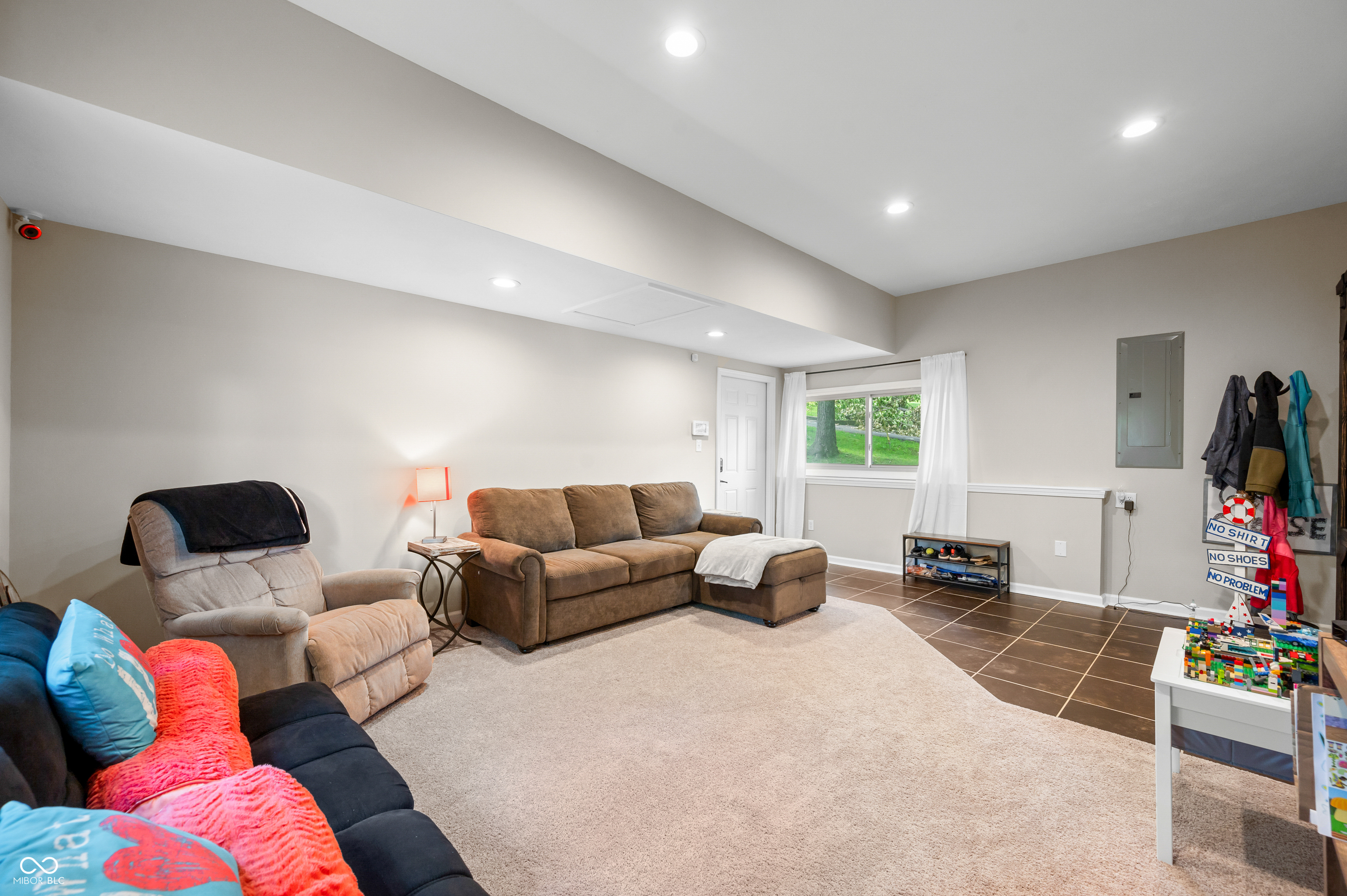 6300 Grouse Drive
