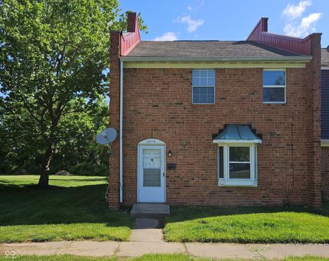 Photo of 6314 Commons Drive, Indianapolis, IN 46254 (MLS # 22102184)