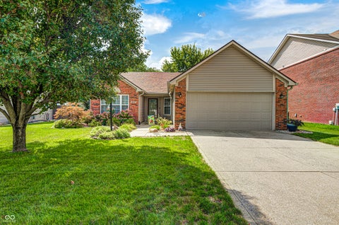 Photo of 9717 Treyburn Green Way, Indianapolis, IN 46239 (MLS # 22122239)