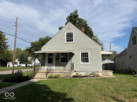 Photo of 2202 S Pershing Drive, Muncie, IN 47302 (MLS # 22126918)