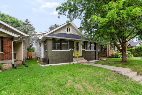 Photo of 806 N Bosart Avenue, Indianapolis, IN 46201 (MLS # 22112424)