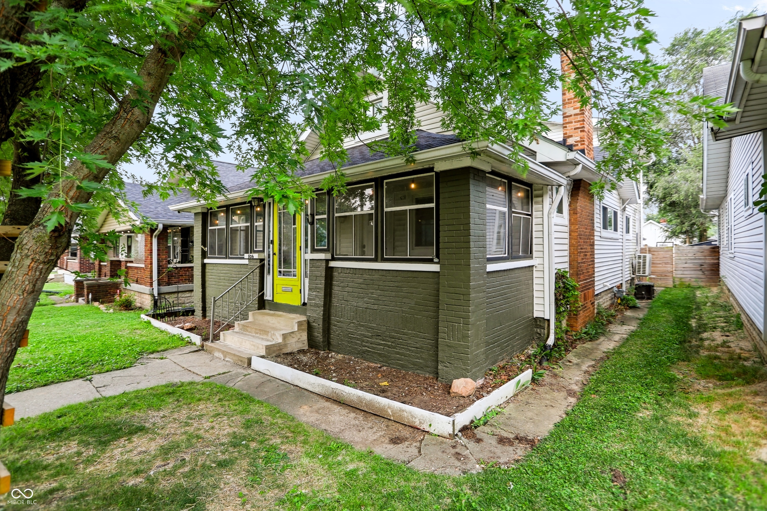 806 N Bosart Avenue