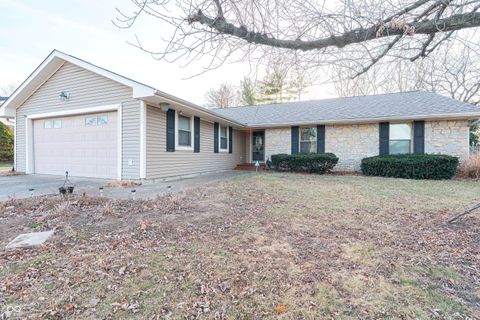Photo of 8326 Rock Oak Drive, Indianapolis, IN 46227 (MLS # 22086103)
