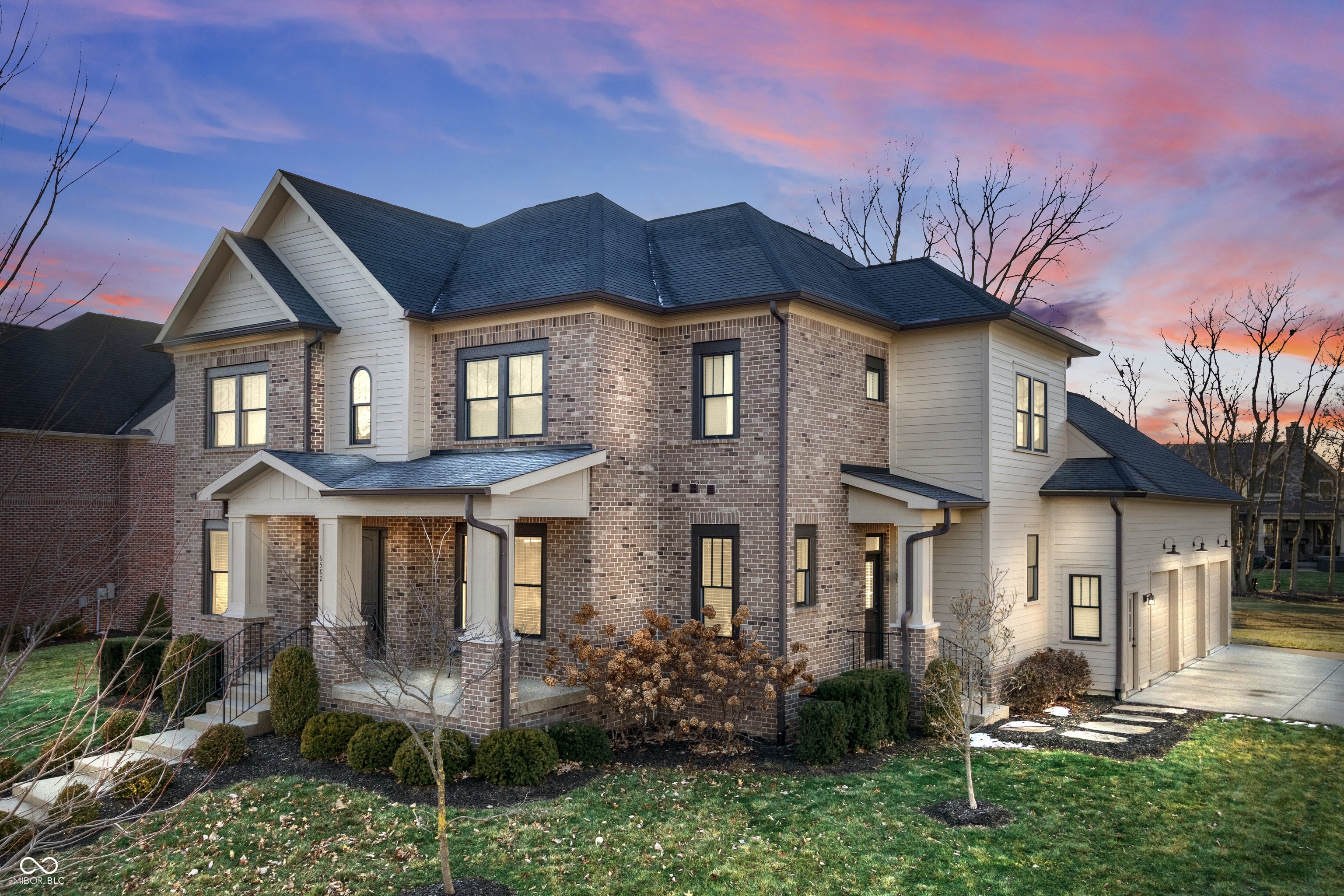 6582 W Deerfield Drive