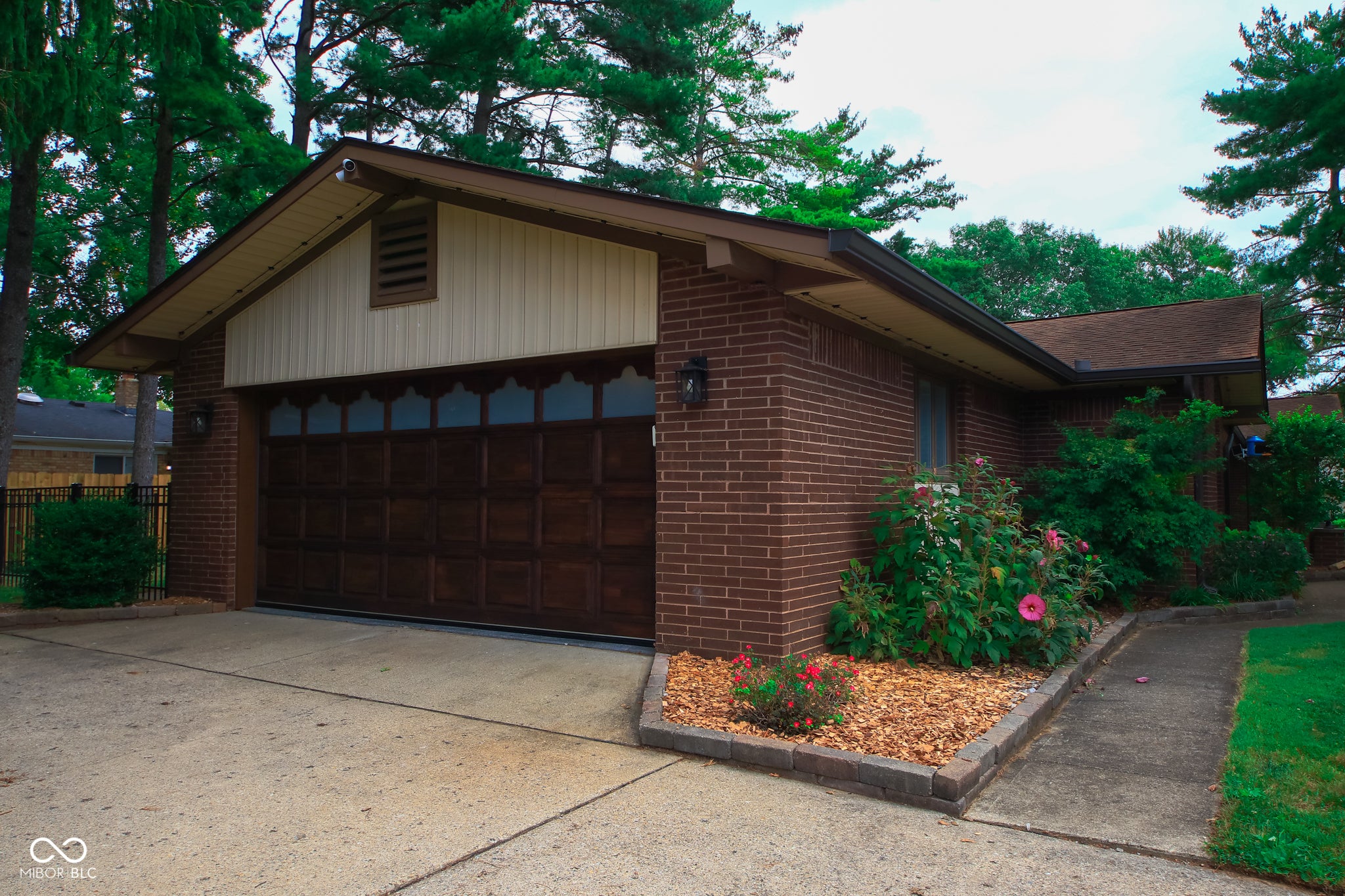 8452 Lamira Lane