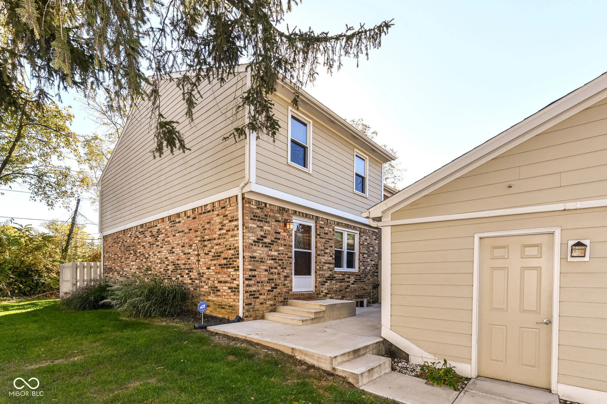 Carmel, Indiana 46032, United States, 3 Bedrooms Bedrooms, ,3 BathroomsBathrooms,Residential,Pending,37125